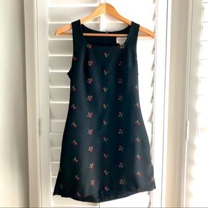 The perfect little 90s black dress! Size 4